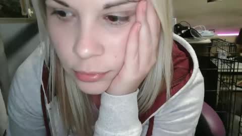 Lara online show from February 19, 9:47 pm