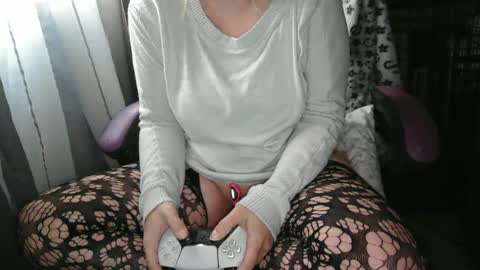Lara online show from February 25, 5:04 pm