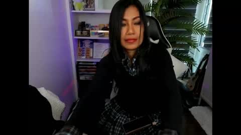 Snapshot of pussycash chatting on December 23, 12:30 am POCCA online show from December 23, 12:30 am