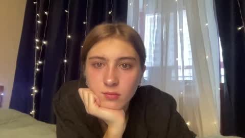 pussygirl007 online show from December 29, 5:42 am