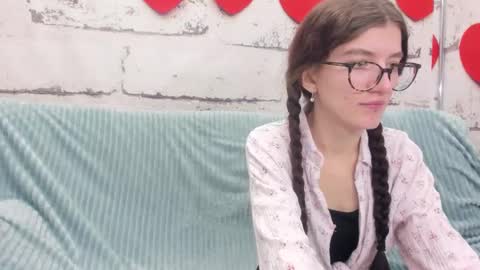 pussykatt_girl online show from March 6, 1:37 am