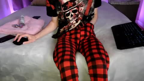 pussylover2182 online show from December 12, 8:03 am