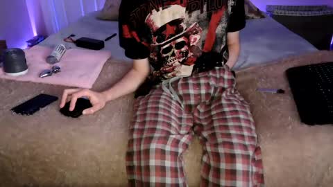 pussylover2182 online show from December 13, 7:58 am