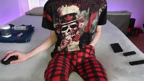 pussylover2182 online show from December 22, 7:44 am