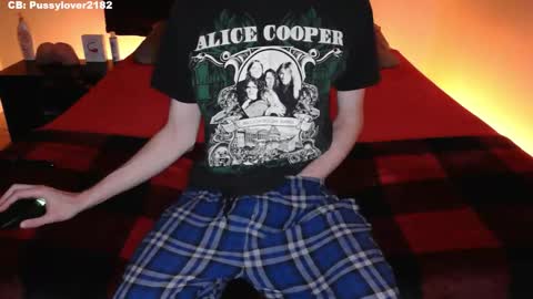 pussylover2182 online show from October 27, 3:10 am