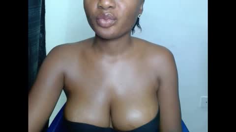 Snapshot of pussyxwetx chatting on October 29, 8:43 pm pussyxwetx online show from October 29, 8:43 pm