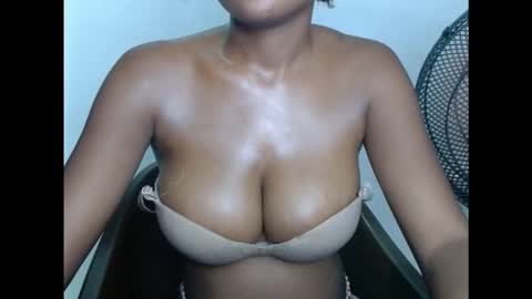 Snapshot of pussyxwetx chatting on November 3, 7:26 pm pussyxwetx online show from November 3, 7:26 pm