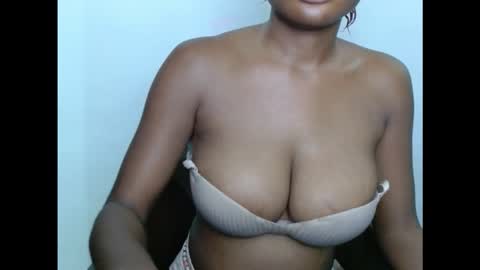 Snapshot of pussyxwetx chatting on November 10, 6:51 pm pussyxwetx online show from November 10, 6:51 pm