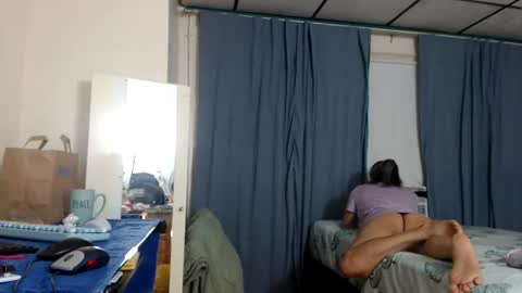 putiputi4u online show from June 29, 4:19 am