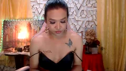 Snapshot of pythoncock4u chatting on March 7, 5:21 pm Queen Agatha online show from March 7, 5:21 pm