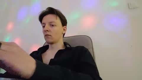 Snapshot of qby2346 chatting on April 6, 9:05 pm Lucas online show from April 6, 9:05 pm