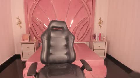 Snapshot of qeen_blackk chatting on October 11, 8:40 pm Shekoni  Schedule  700 - 1400 gtm-5 online show from October 11, 8:40 pm