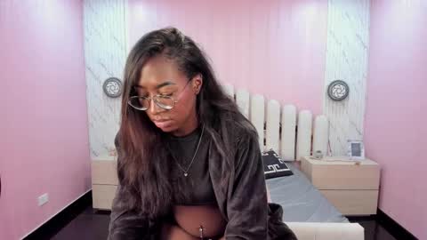 Snapshot of qeen_blackk chatting on November 3, 5:03 pm Shekoni  Schedule  700 - 1400 gtm-5 online show from November 3, 5:03 pm