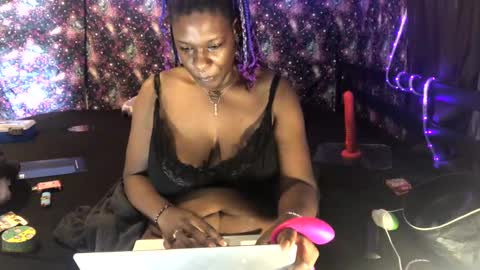 qnibee online show from November 2, 1:13 pm