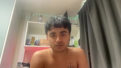 qosmo123 online show from April 2, 9:07 am