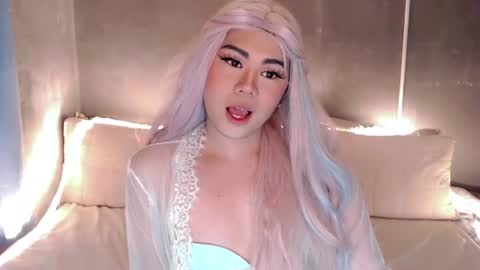 Snapshot of qt_luna18 chatting on July 2, 8:15 pm qt_luna18 online show from July 2, 8:15 pm