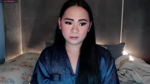 Snapshot of qt_luna18 chatting on July 13, 10:23 pm qt_luna18 online show from July 13, 10:23 pm