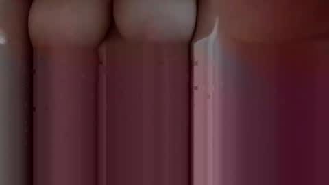 Snapshot of queen_2028 chatting on September 15, 12:05 pm queen_2028 online show from September 15, 12:05 pm