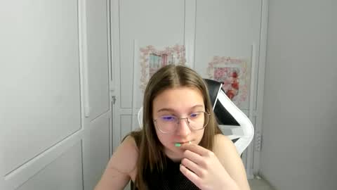 Amelie online show from June 6, 7:13 am