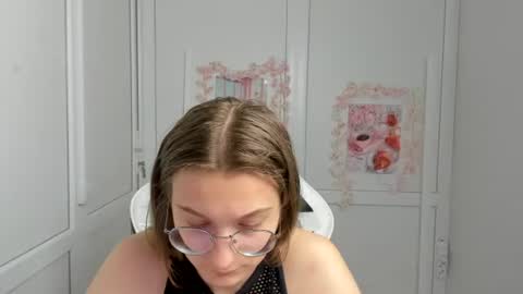 Amelie online show from June 14, 8:05 am