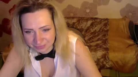Queen Daenerys online show from December 15, 6:04 pm