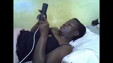 Snapshot of queen_darling3 chatting on February 25, 1:04 am Gentrix online show from February 25, 1:04 am