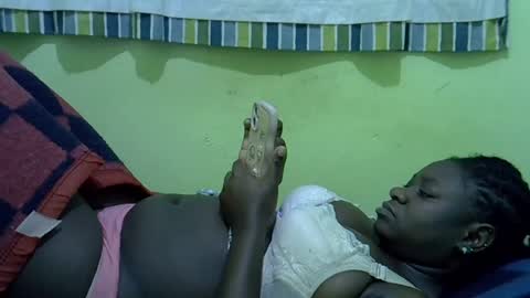 queen_diva01 online show from June 12, 4:55 am