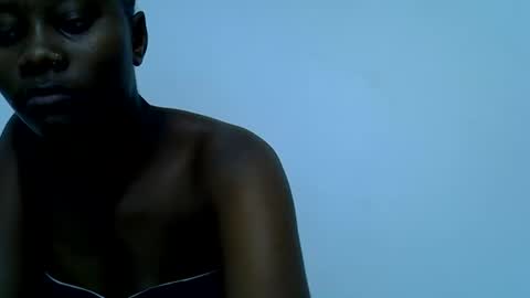 Snapshot of queen_diveer chatting on September 17, 5:09 am queen_diveer online show from September 17, 5:09 am
