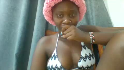 queen_diveer online show from October 10, 8:30 pm