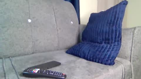 Snapshot of queen_doli chatting on April 9, 9:31 pm queen_doli online show from April 9, 9:31 pm