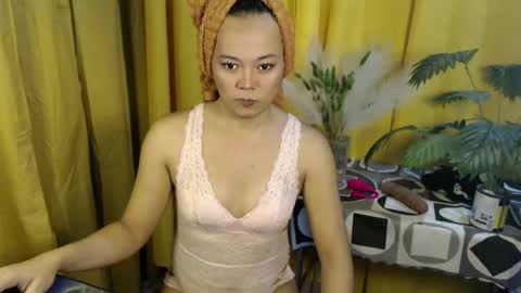 queen_ennah online show from July 14, 6:51 am