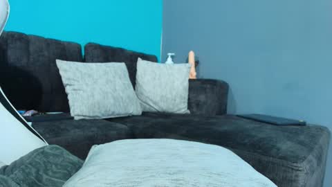 Snapshot of queen_esthefi chatting on October 28, 5:26 pm Your Queen Esthefi online show from October 28, 5:26 pm