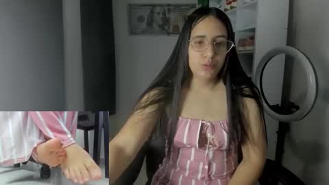 Snapshot of queen_findom1 chatting on November 17, 10:37 pm queen_findom1 online show from November 17, 10:37 pm