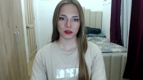 Snapshot of queen_heart0 chatting on February 21, 1:39 am shawny online show from February 21, 1:39 am