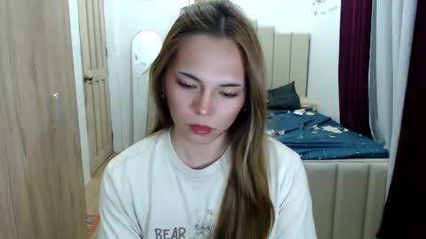 Snapshot of queen_heart0 chatting on March 2, 2:24 pm shawny online show from March 2, 2:24 pm