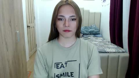 Snapshot of queen_heart0 chatting on March 20, 2:38 am shawny online show from March 20, 2:38 am