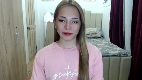 Snapshot of queen_heart0 chatting on March 28, 1:49 am shawny online show from March 28, 1:49 am