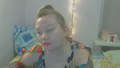 Snapshot of queen_jane8 chatting on December 7, 3:08 pm queen_jane8 online show from December 7, 3:08 pm
