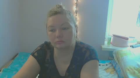 Snapshot of queen_jane8 chatting on February 18, 9:21 am queen_jane8 online show from February 18, 9:21 am