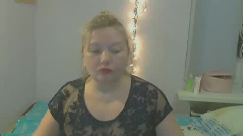 Snapshot of queen_jane8 chatting on February 27, 3:15 pm queen_jane8 online show from February 27, 3:15 pm