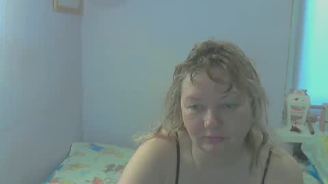 Snapshot of queen_jane8 chatting on April 2, 7:39 am queen_jane8 online show from April 2, 7:39 am