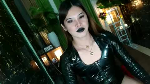 Kendal  online here from 6am-3pm philippine time online show from November 10, 12:04 pm