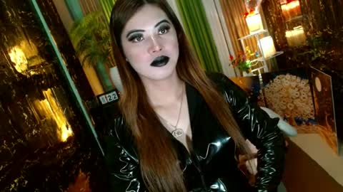 Kendal  online here from 6am-3pm philippine time online show from June 22, 3:25 am