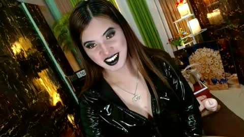 Kendal  online here from 6am-3pm philippine time online show from July 3, 1:34 am