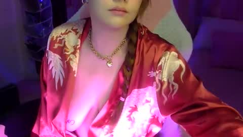 QueenHennessy online show from March 13, 6:58 pm