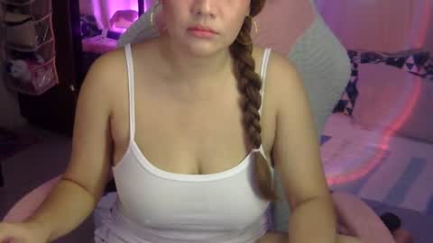 Snapshot of queen_kur chatting on June 23, 8:23 am QueenHennessy online show from June 23, 8:23 am