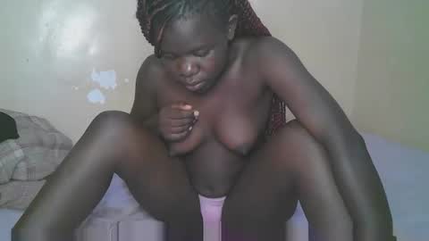 Snapshot of queen_latasha chatting on March 19, 8:07 am queen_latasha online show from March 19, 8:07 am
