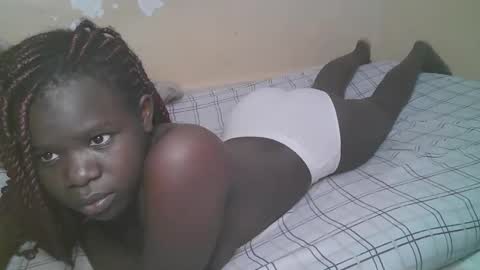 Snapshot of queen_latasha chatting on March 23, 7:12 am queen_latasha online show from March 23, 7:12 am