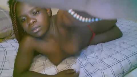 Snapshot of queen_latasha chatting on March 25, 10:38 pm queen_latasha online show from March 25, 10:38 pm