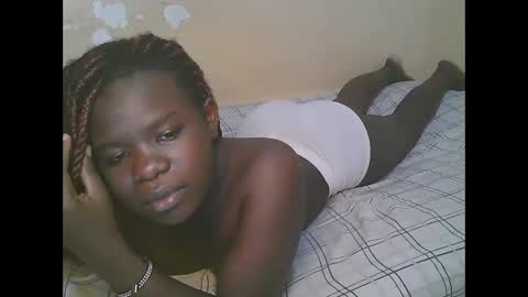 Snapshot of queen_latasha chatting on March 29, 8:47 am queen_latasha online show from March 29, 8:47 am
